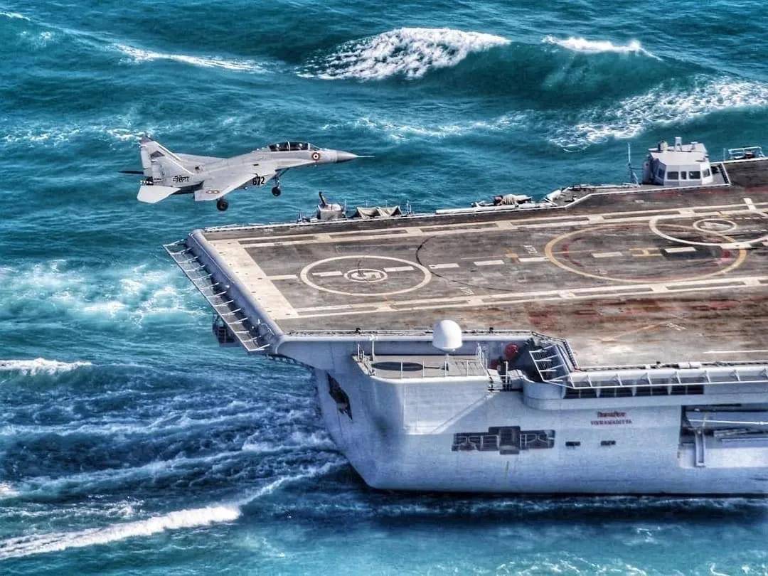 皇冠信用网出租足球_印度航母行踪曝光!180度掉头返航皇冠信用网出租足球,这是在躲巴基斯坦的导弹吗?