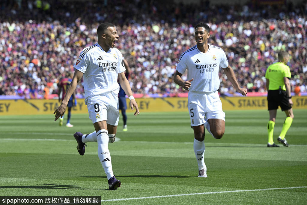 正版皇冠信用网开户_赛季四杀正版皇冠信用网开户！西甲-姆巴佩戴帽拉菲2球 巴萨4-3皇马7分领跑