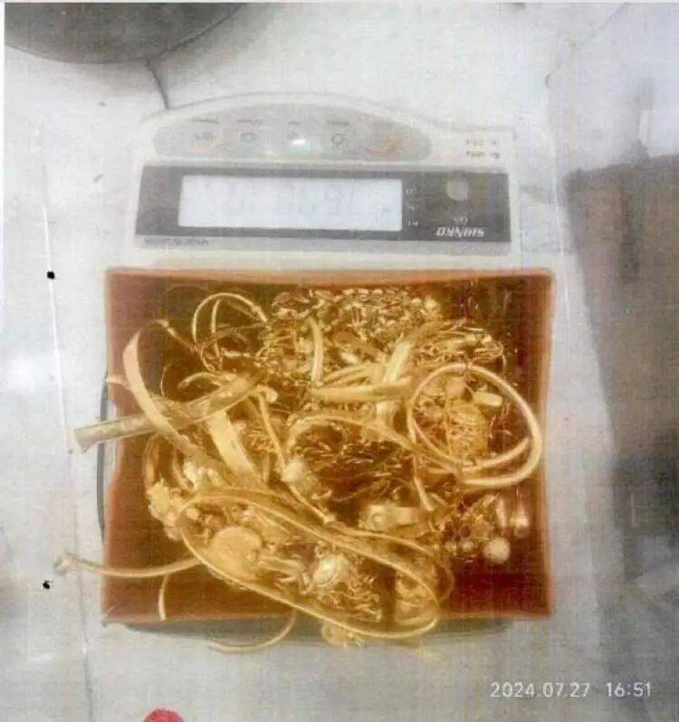 世俱杯免费直播
_小树林里接头世俱杯免费直播
，一天背走2000多万元黄金！上海两人被判刑