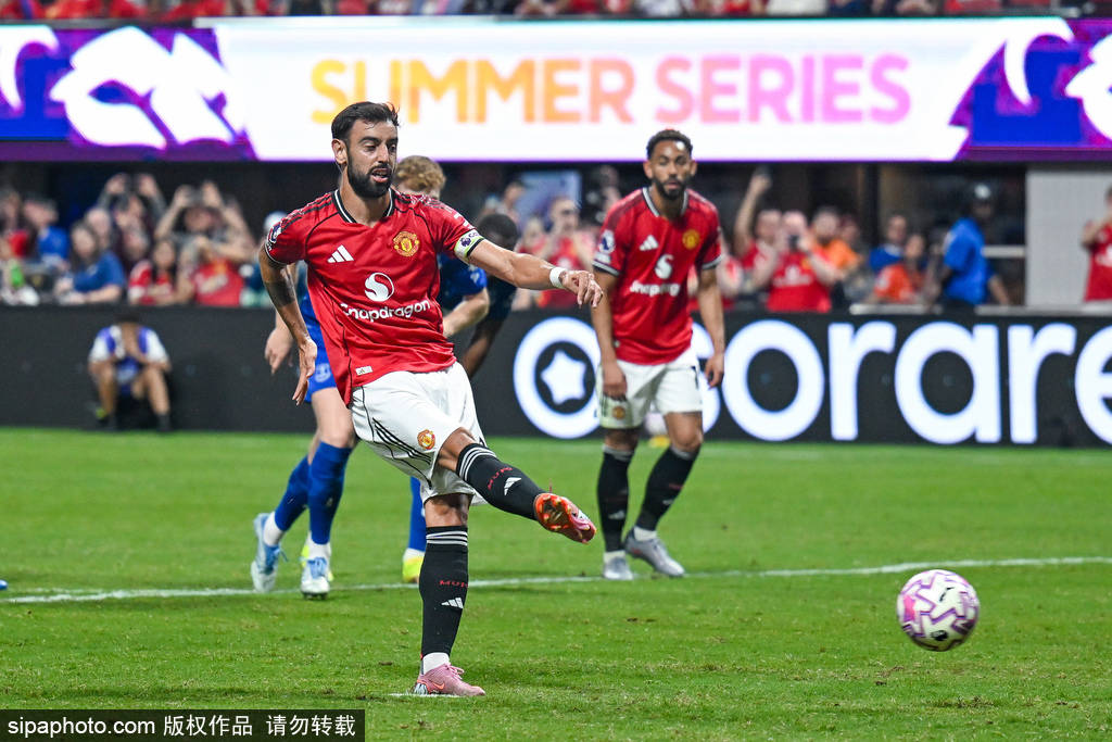 皇冠足球平台在哪里注册_德赫亚重返老特拉福德:曼联与佛罗伦萨的情感碰撞