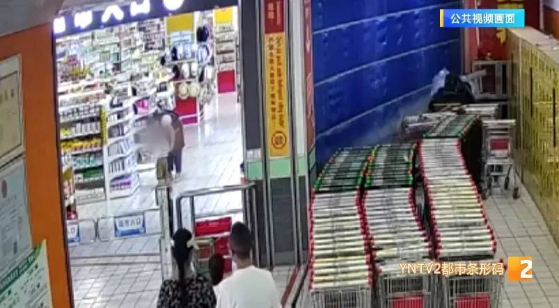 安山小绿人vs华城_不是段子！爸爸带娃玩自己睡着了！一觉醒来安山小绿人vs华城，孩子呢？