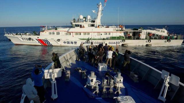 拉脱维亚vs塞尔维亚_24艘中国舰船列阵仁爱礁拉脱维亚vs塞尔维亚，菲方断粮112天后，成功完成补给！