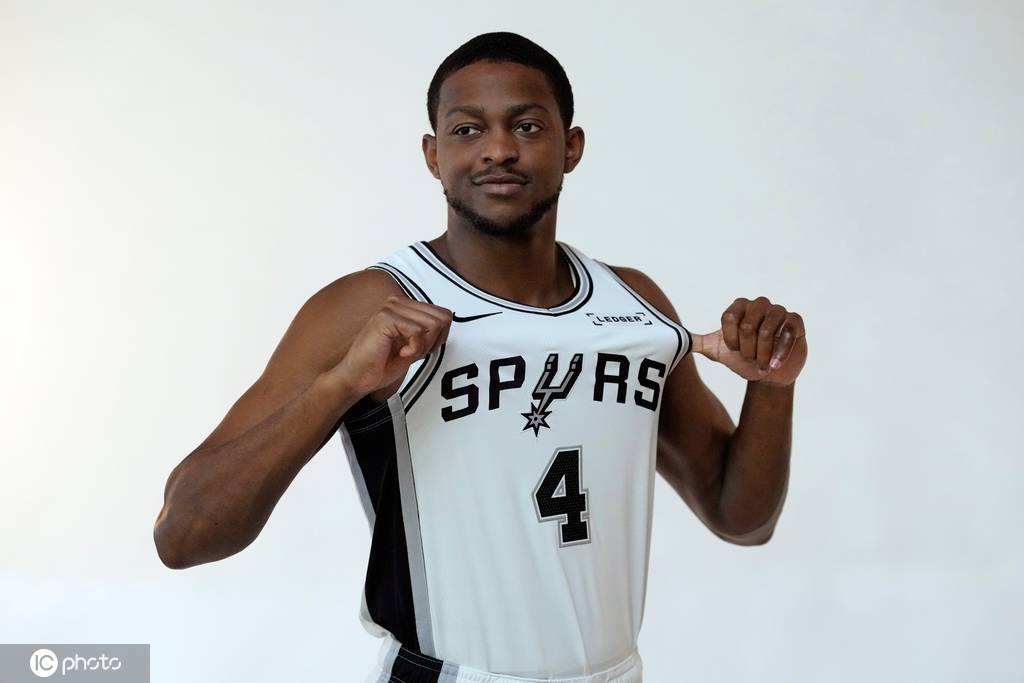 皇冠登1登2登3代理_30天30队马刺：文班化解血栓危机 重建又遇三PG难题