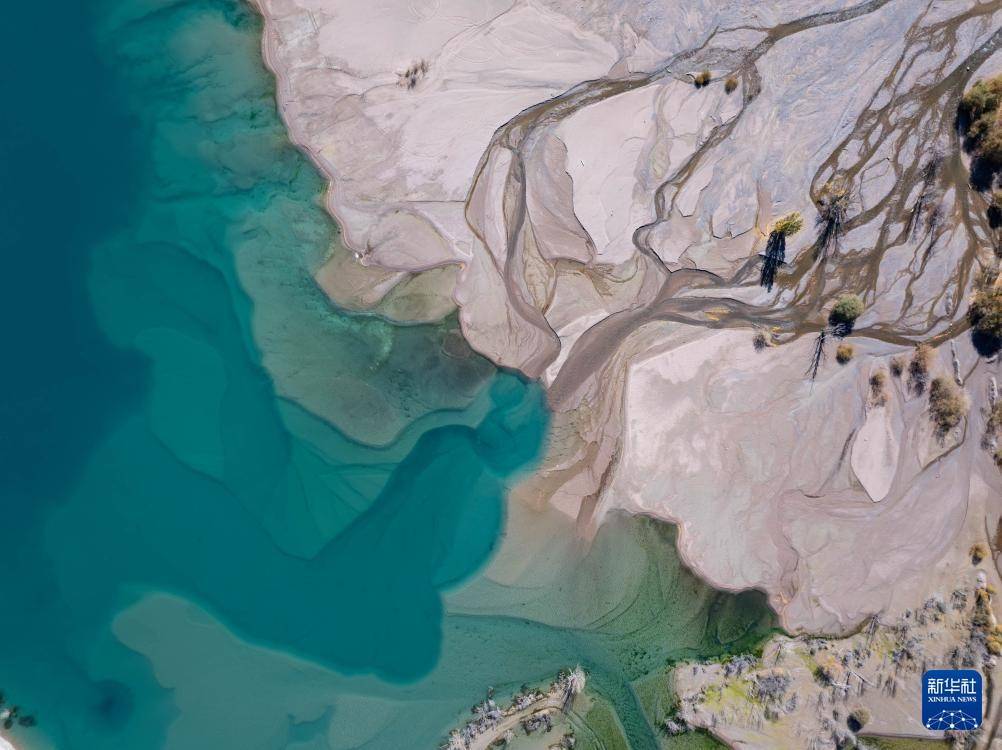 皇冠公司的代理怎么拿_哈萨克斯坦:伊塞克峡谷和伊塞克湖的秋日画卷