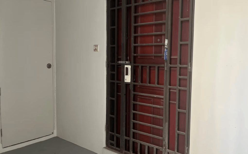 皇冠会员如何申请_新加坡现双尸案:父亲成白骨皇冠会员如何申请,剑桥博士女儿疑饿死,一家来自东北