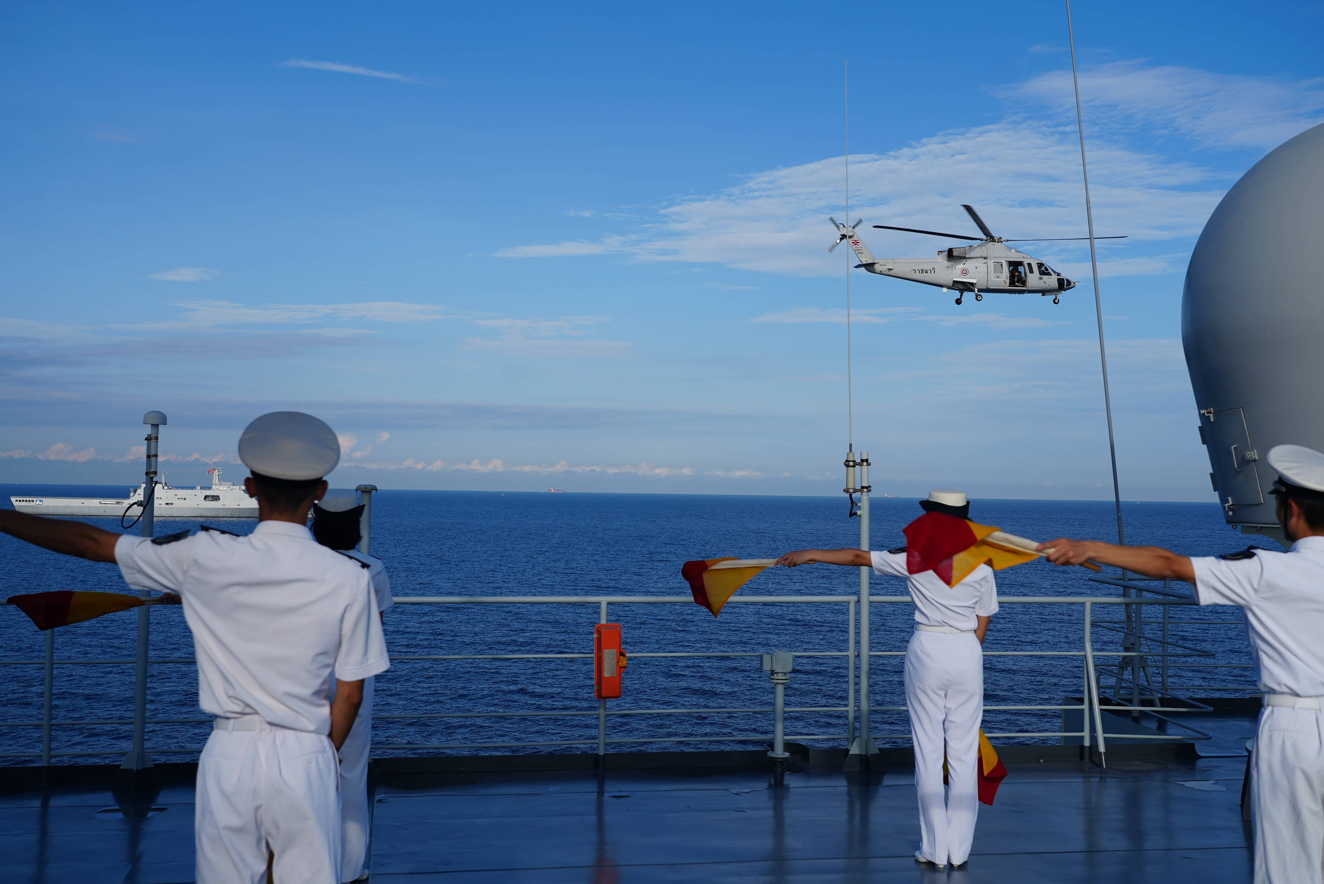 皇冠皇冠代理平台
_海军83舰编队抵达泰国进行友好访问