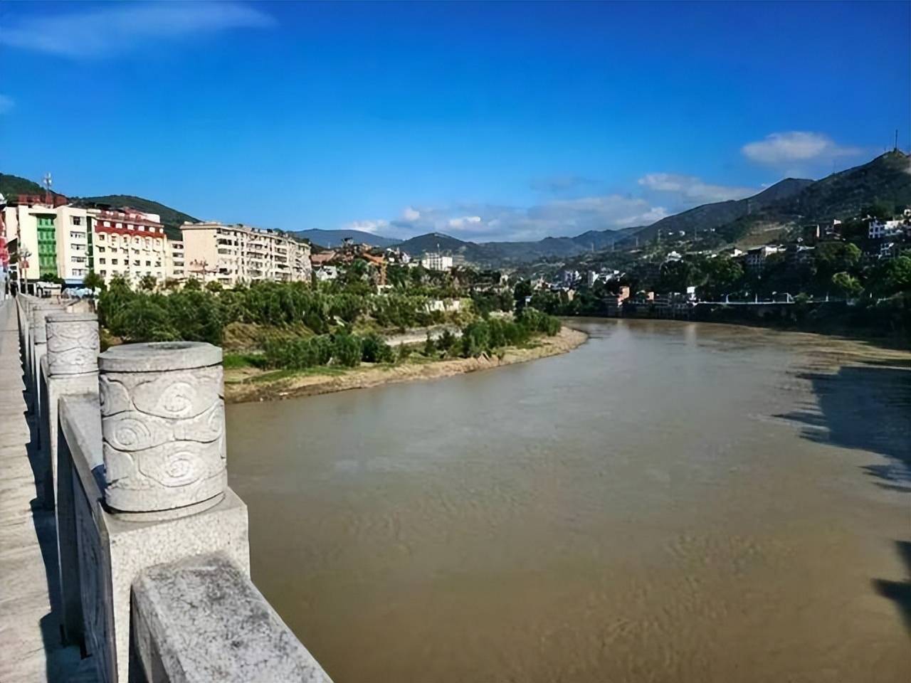 如何申请皇冠信用盘
_陕西新郎婚礼前跳河身亡如何申请皇冠信用盘
，家属不追责，表姐称其接亲遭指责，女方已退彩礼六金