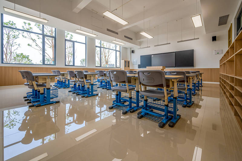 伊普斯维奇 vs 浜特福德
_义务教育年限有望延长伊普斯维奇 vs 浜特福德
？多地已有扩大免费教育范围的初步探索