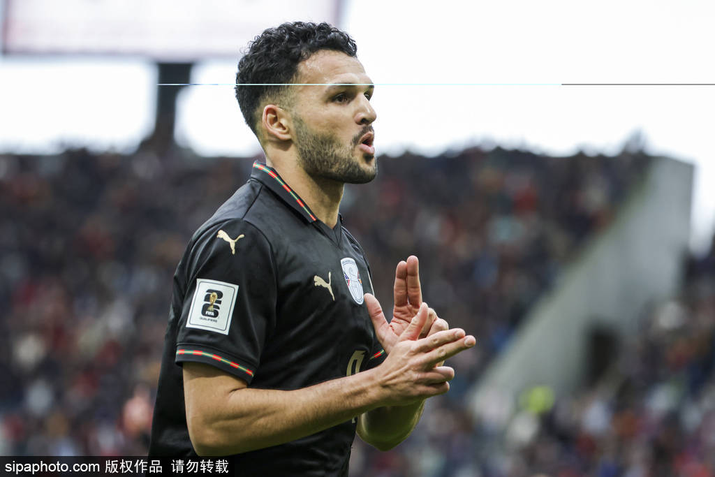 皇冠信用网开户
_直通世界杯皇冠信用网开户
！世预赛-C罗停赛B费戴帽 葡萄牙9-1亚美尼亚