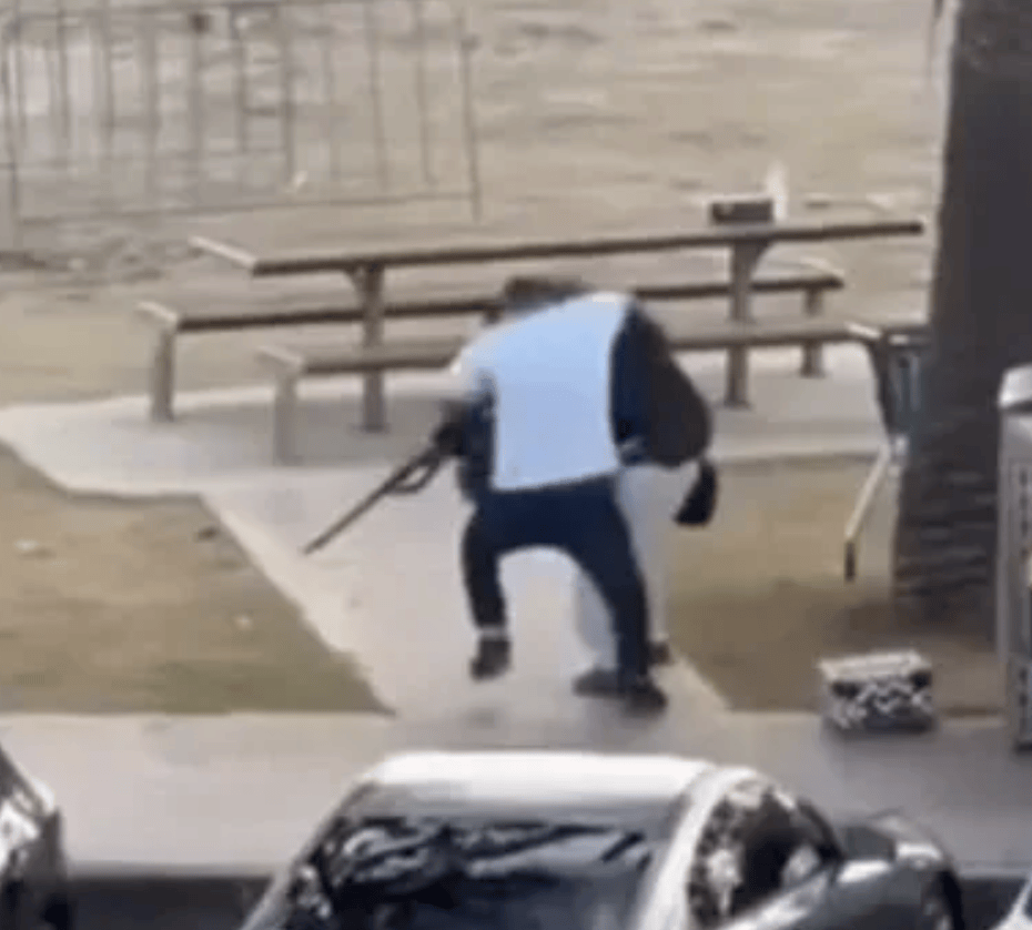 皇冠信用开号
_澳枪击案空手夺枪男子系水果店老板皇冠信用开号
,美亿万富翁捐近10万美元