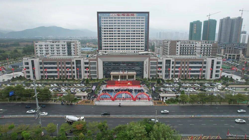 皇冠电竞盘口_上市首日暴跌近50%！华东最大民营医院港股“首秀”翻车皇冠电竞盘口，第三家明基要走出江苏了？