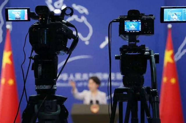 皇冠足球平台代理_解放军实弹射击全中!怕挨炸的日媒当众提问皇冠足球平台代理,中方一句话回应