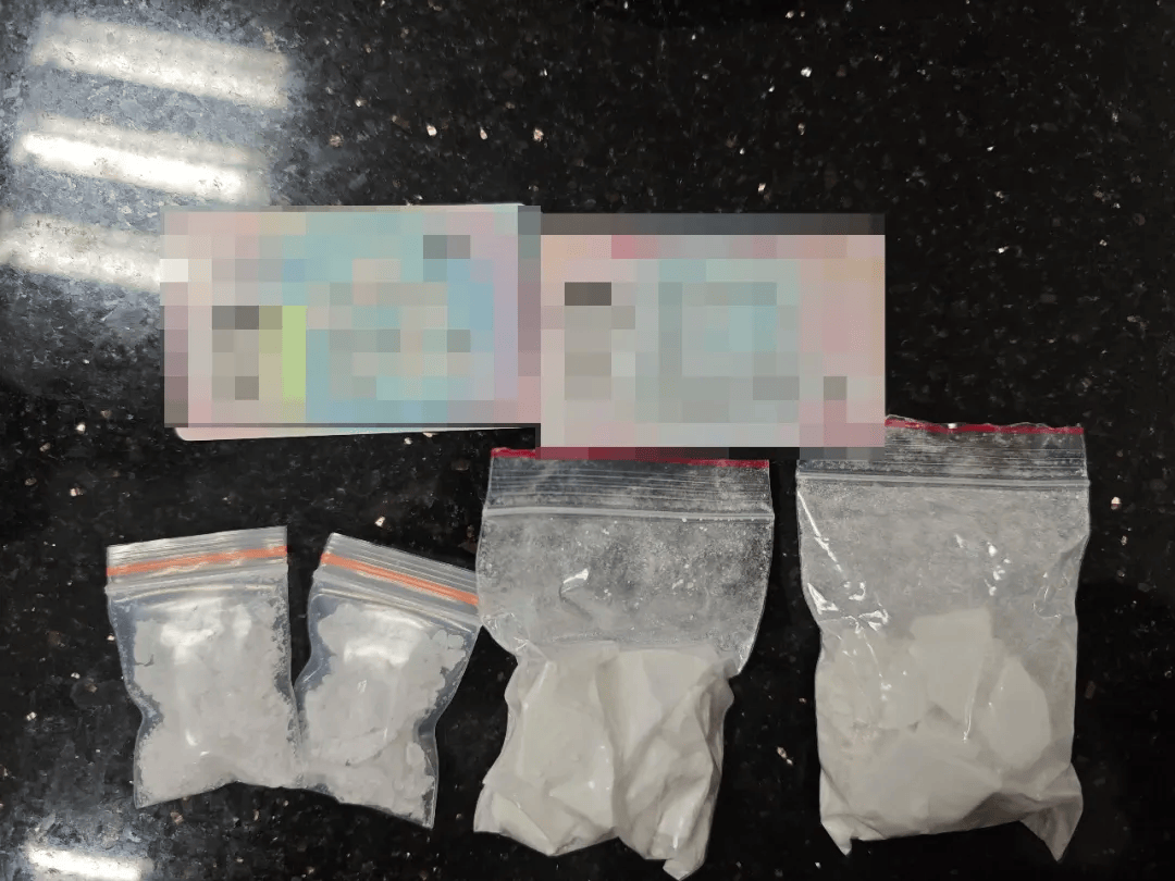 如何代理皇冠信用_这你真兜不住如何代理皇冠信用！男子裤裆藏毒70余克被查