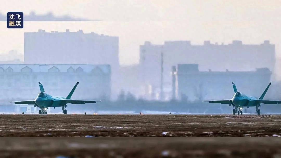 皇冠信用网网址_中国歼-35开启爆兵模式皇冠信用网网址!加速生产的新歼-35有哪些惊喜
