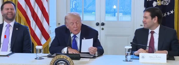 皇冠信用网
_特朗普直接把纸条内容念出来了皇冠信用网
,鲁比奥快“碎”了…