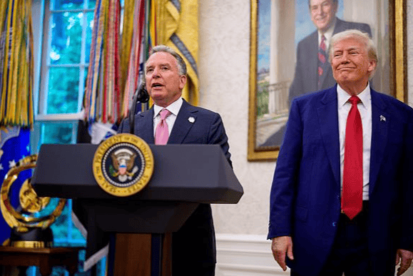 体育皇冠信用网_不打了?本以为硬气一回体育皇冠信用网,伊朗自己打脸,美国总统特使赴中东