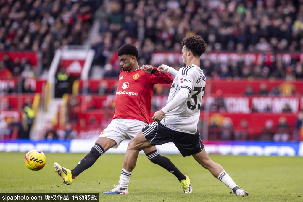 皇冠信用网登1,登2,登3出租_2-0力擒热刺!曼联球迷主场高唱:弗格森说得对皇冠信用网登1,登2,登3出租,这只是热刺而已