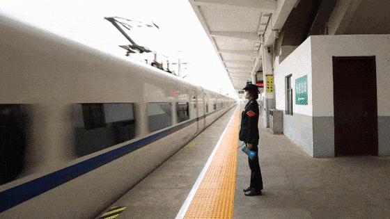 皇冠分红
_“上了高速皇冠分红
,发现全是聪明人”!还有人带了一锅饭……