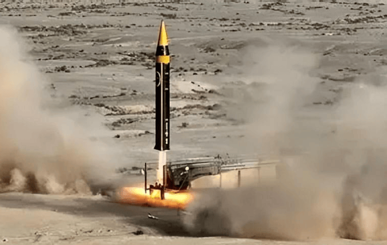 世界杯皇冠代理平台
_伊朗使用子母弹轰炸以色列世界杯皇冠代理平台
,意图实施“斩首”,以媒拍到下落画面