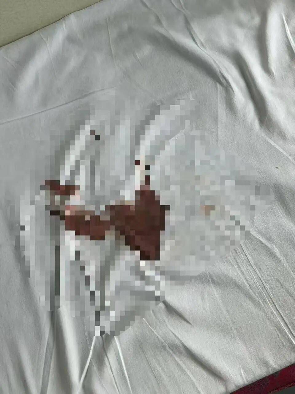 外围买球app十大平台
_女子火车上突来月经弄脏卧铺床单外围买球app十大平台
,列车员要求清洗或赔偿180元,12306客服回应