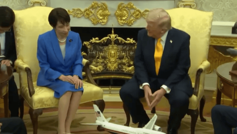 皇冠信用网在哪里开通_日媒称高市早苗凭“魅力与克制”避免激怒特朗普;日本网友:夸张表情让我感到羞愧皇冠信用网在哪里开通,现在是阿谀奉承的时候吗?为何要如此卑躬屈膝?